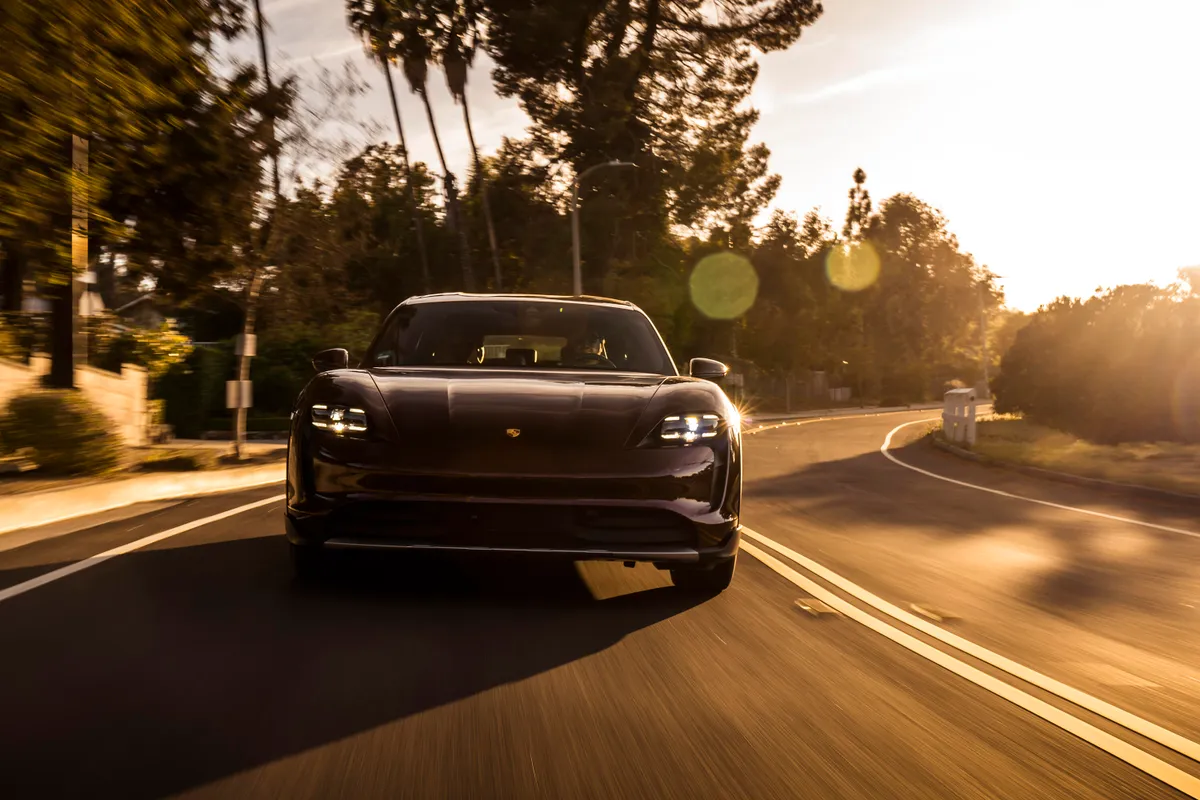 Porsche Taycan 4 Cross Turismo (2021) Charging Experience
