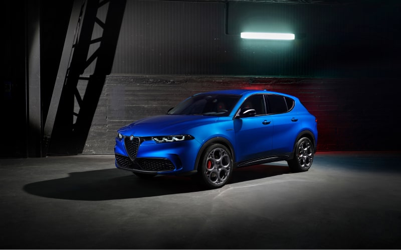 Alfa Romeo Tonale blue